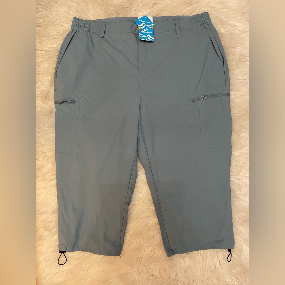 MagcoMsen Woman’s Capri Pants Size 2X NWT The Color Is Light Blue 2nd Pic
